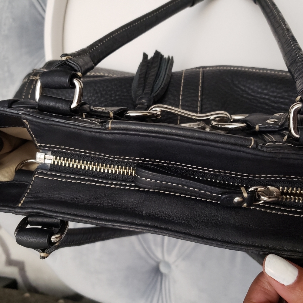 🔥Coach🔥Black an White Pebble Leather Scatchel - Picture 6 of 8